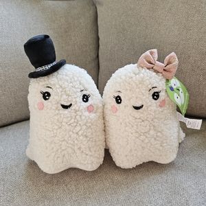 NEW Ghost Party Fluffy Ghost Couple